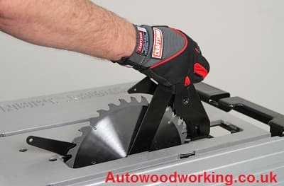 How To Change The Blade On A Table Saw